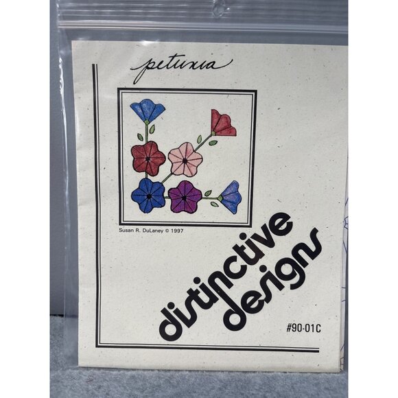 Petunia Applique Quilt Block Pattern by Distinctive Designs 12x12" Block - Picture 1 of 4
